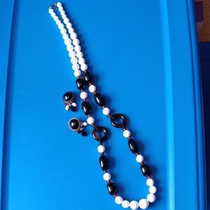 Elegant Black and White Beaded Necklace Set